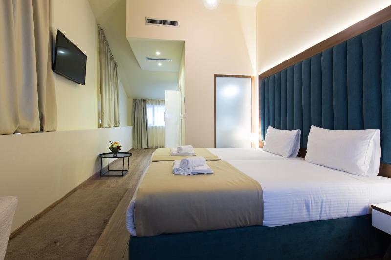Marquise Hotel Garni - image 7