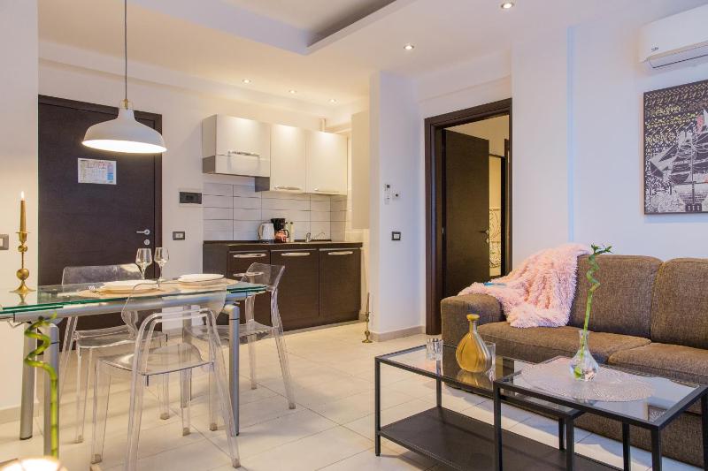 One Love Metropolitan Apartment - image 4