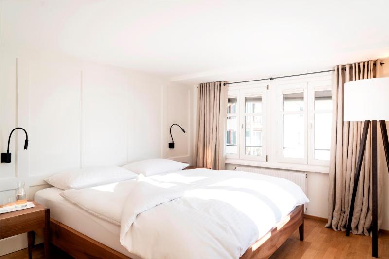 Deluxe Double Room image 4