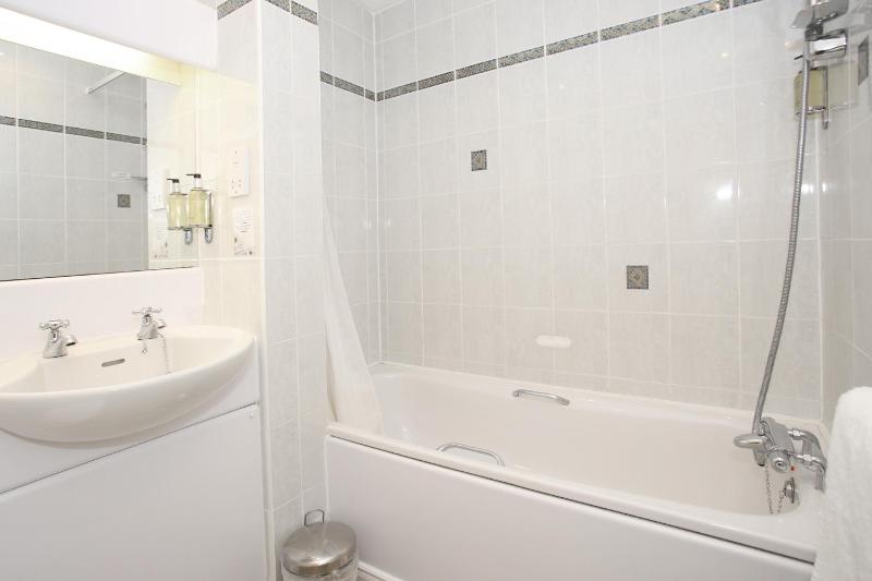 Triple Room image 4