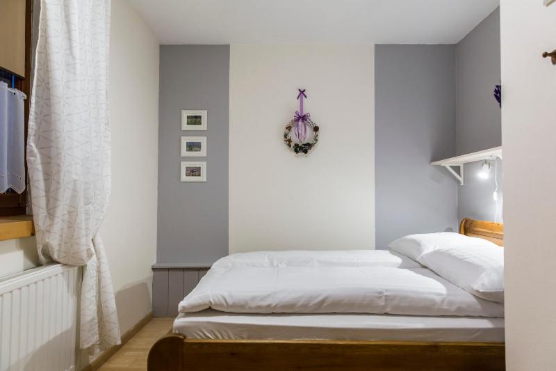 udanypobyt Apartament Regionalny z tarasem - image 8