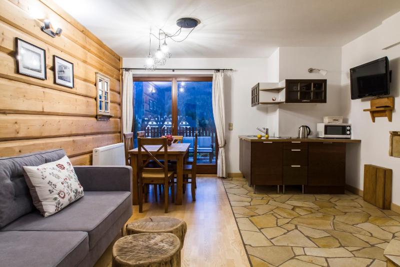 udanypobyt Apartament Regionalny z tarasem - image 12