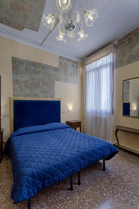 Double Room image 4