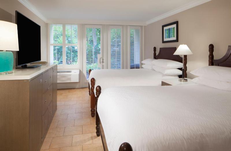Pier House Resort & Spa - image 8