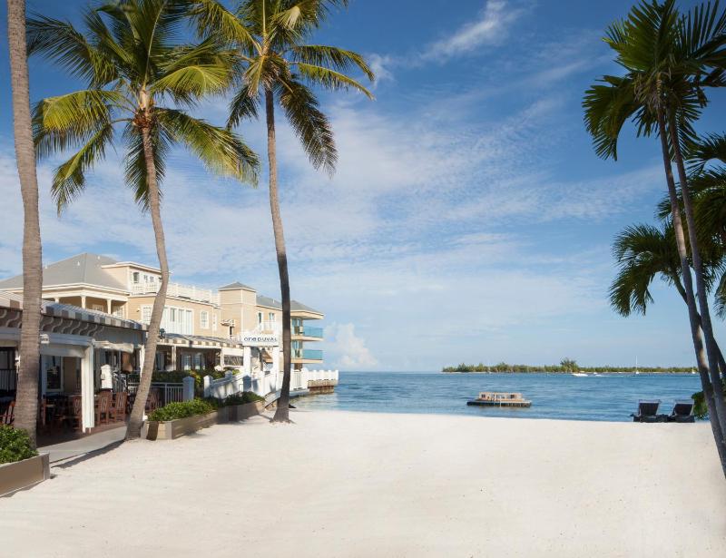 Pier House Resort & Spa - image 20