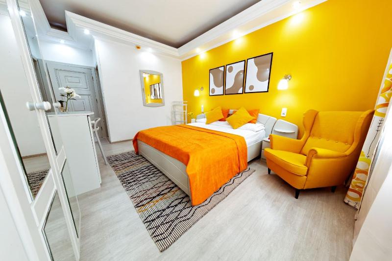 Standard Double Room image 3