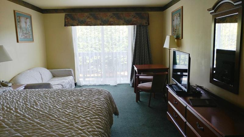 King Room image 3