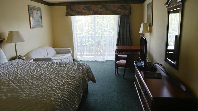 King Room image 4