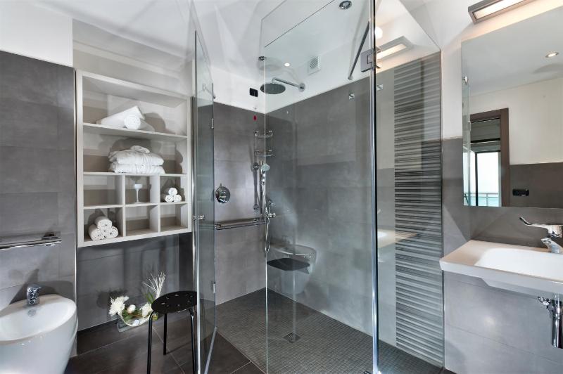 Family Suite with Sea View image 1