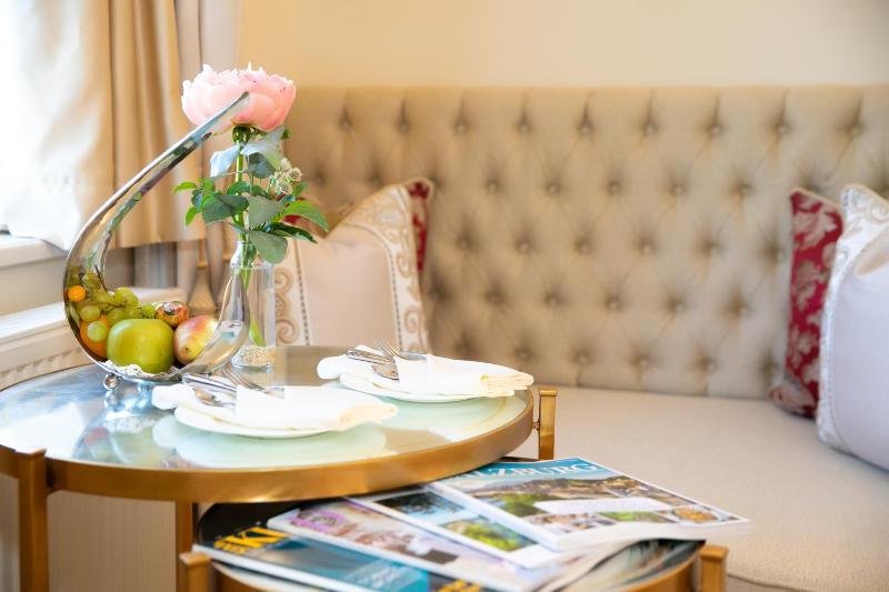 Deluxe Double Room image 4