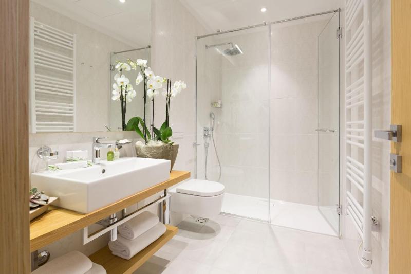  Suite image 2