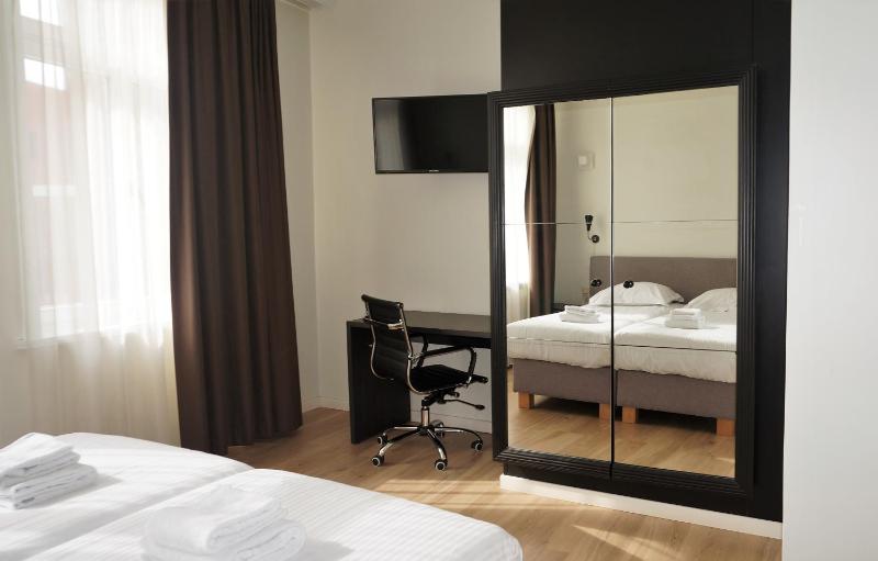 Superior Double Room image 2