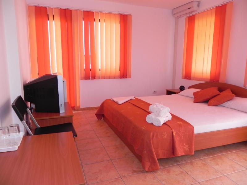 Double Room with Balcony (2 Adults + 1 Child) image 2