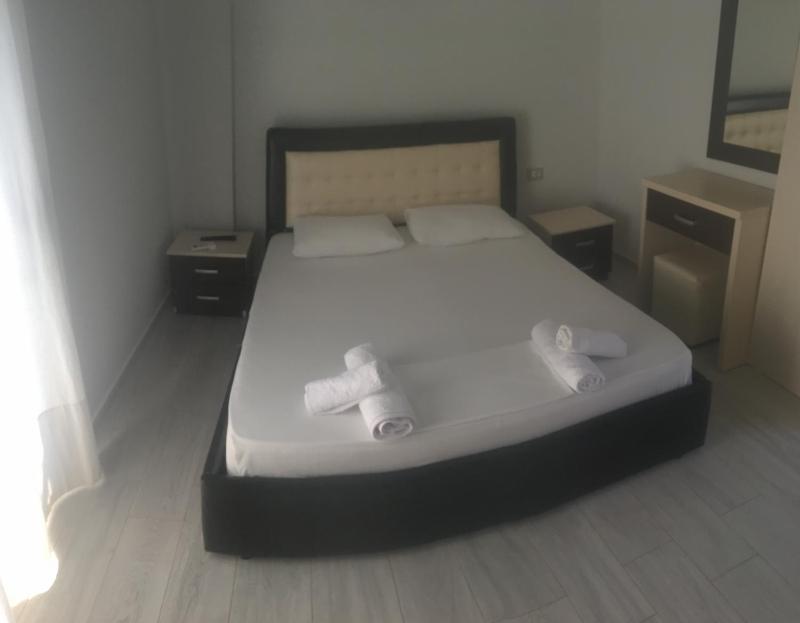 Double Room with Sea View image 2