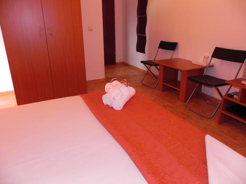 Double Room with Balcony image 2