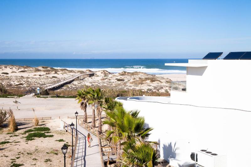 Two-Bedroom Apartment with Sea View image 2