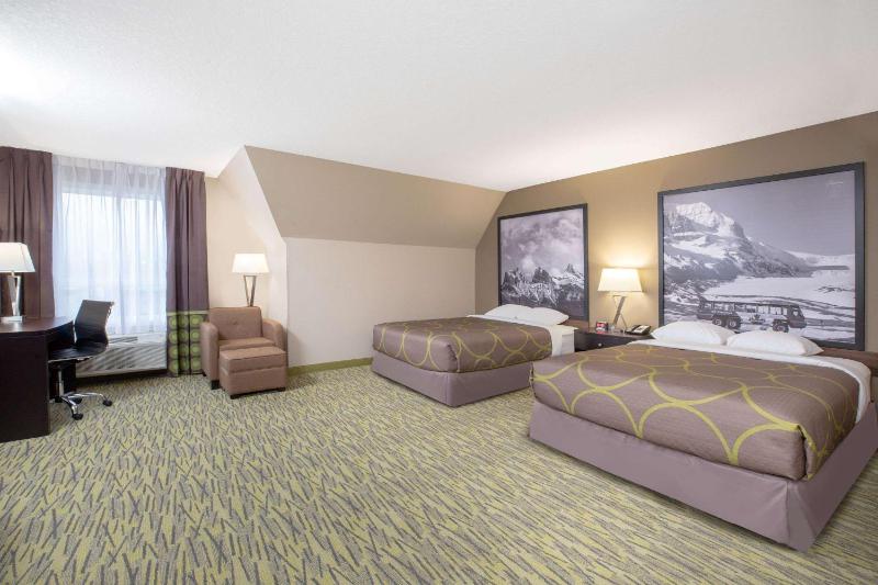 Super 8 Canmore - image 37