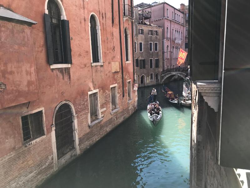 Triple Room with Canal View image 2