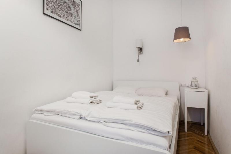 Rumbach Apartment - image 13