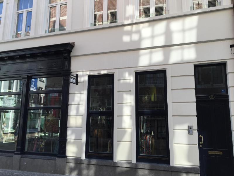 Antwerp Business Suites - image 16