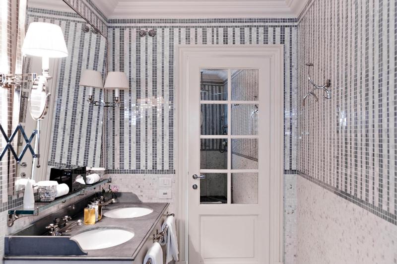 Deluxe Double Room image 4