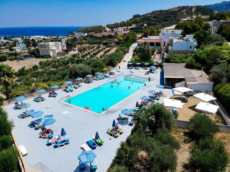 Double or Twin Room with Sea View image 4