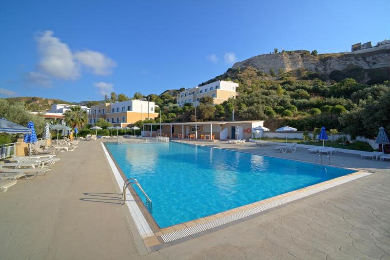 Double or Twin Room with Sea View image 3