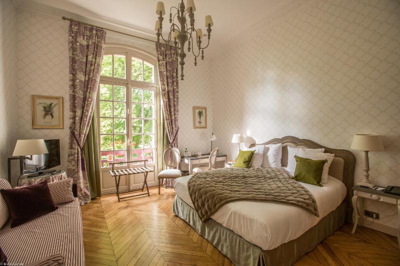 Charm Double Room image 1