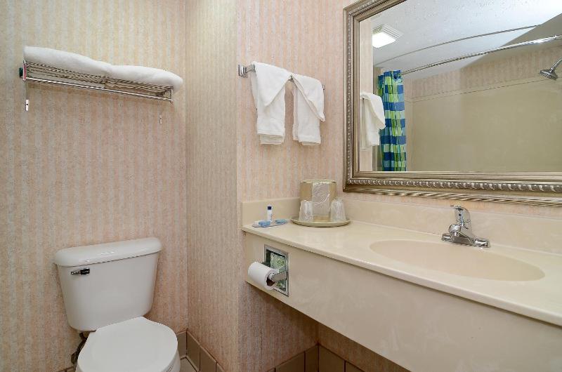 King Room with Spa Bath - Non-Smoking image 2