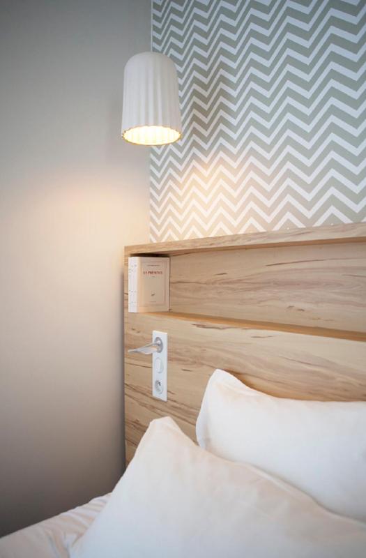 Standard Double Room image 4