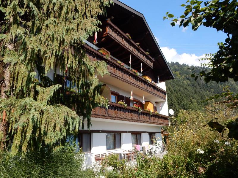 One-Bedroom Apartment with Balcony image 3
