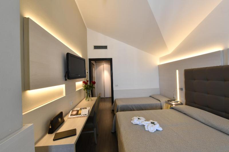 Premium Quadruple Room with Beach Package image 3