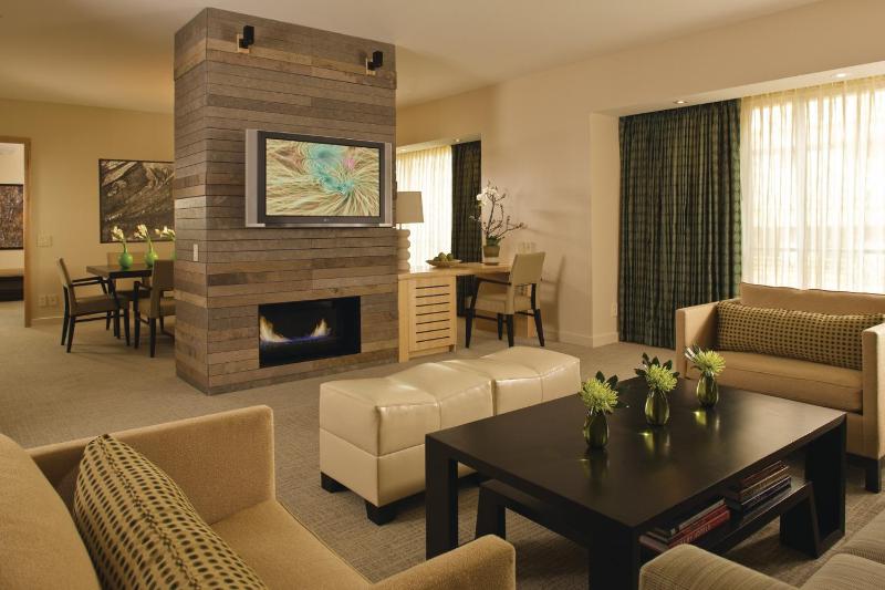 Four Seasons Hotel Seattle - image 2