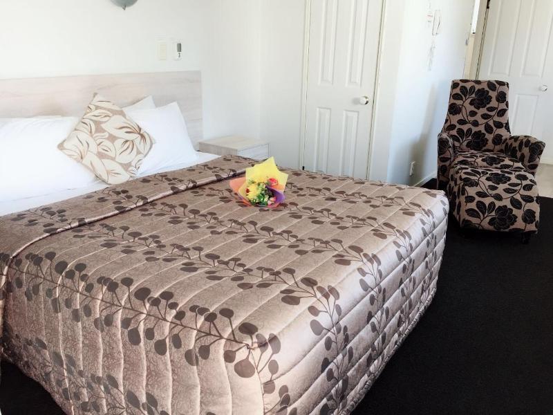 Rose Court Motel - image 19