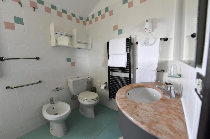 Premium Quadruple Room with Beach Package image 2