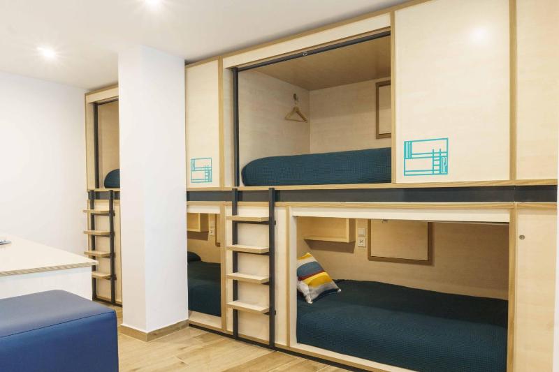 Bed in 4-Bed Mixed Dormitory Room image 1