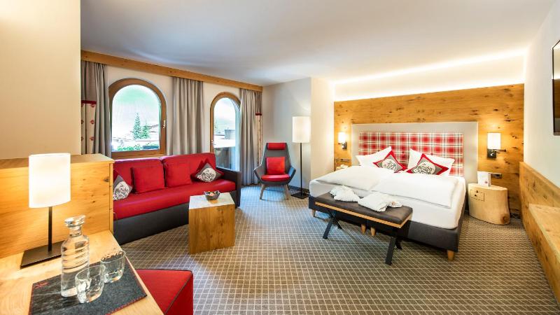 Quadruple Room with Balcony image 1