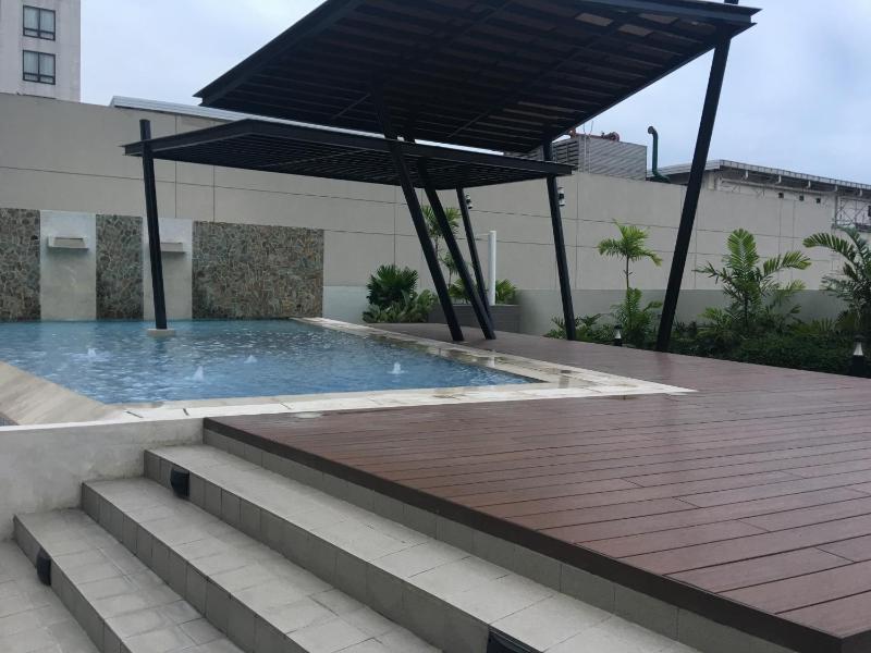 Corner 1 Bedroom  Unit at Centrio Tower - image 16