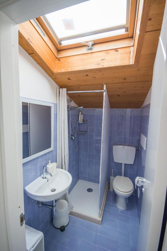 Deluxe King Room image 2