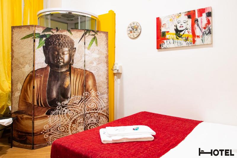 Double Room with Private External Bathroom image 2