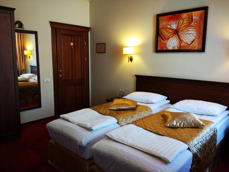 Classic Twin Room image 3