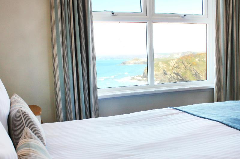 Double Room with Coastal View image 2
