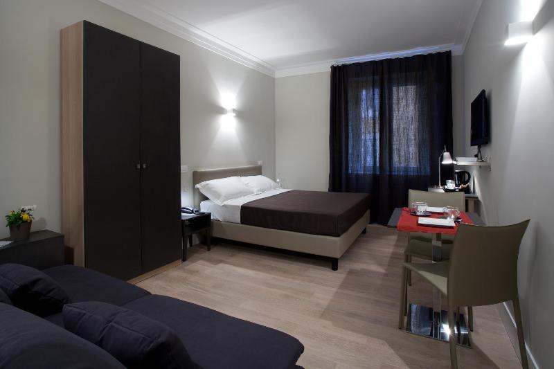 Deluxe Double Room image 4