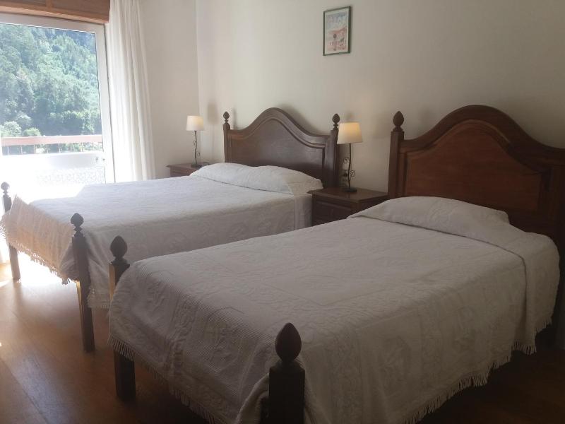 Double Room with Extra Bed image 2