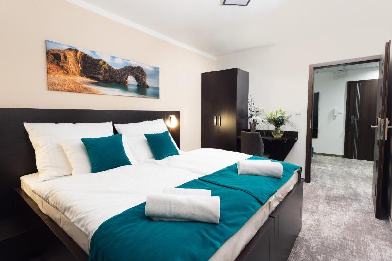 Standard Double or Twin Room image 4