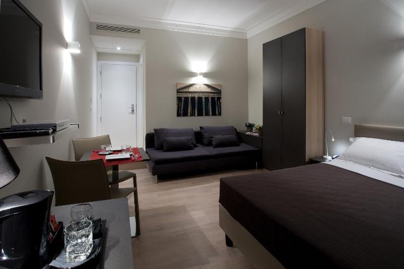Deluxe Double Room image 3
