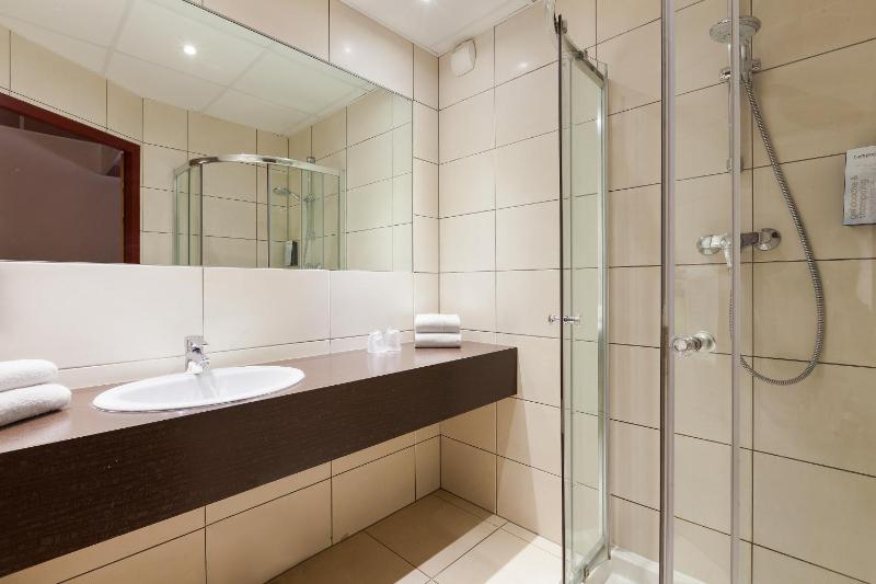 Quadruple Room with 1 Double Bed and 1 sofa bed image 1