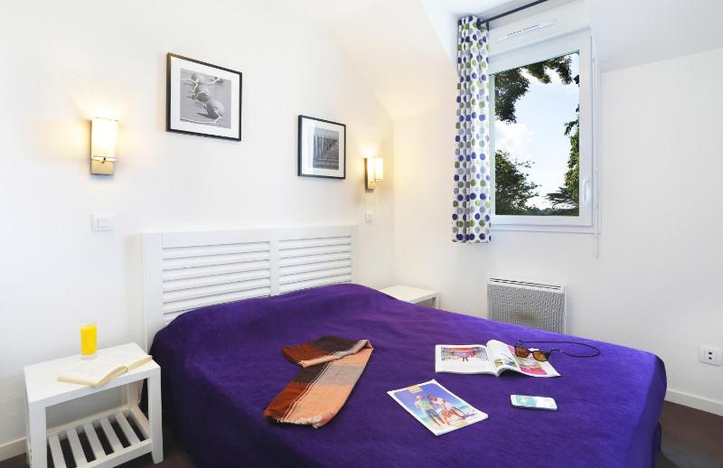 Three-Bedroom House (8 Adults) image 3