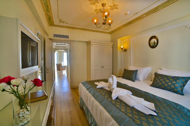 Junior Suite with Sea View image 4