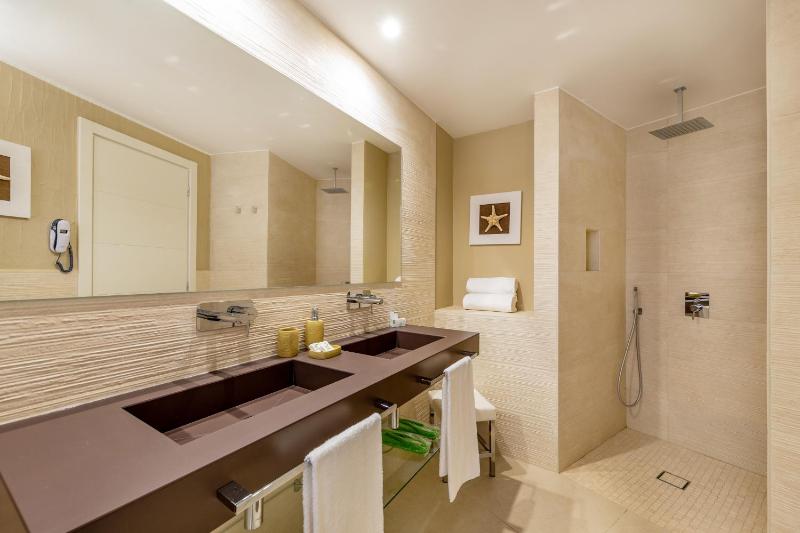Triple Room with Sea View image 2